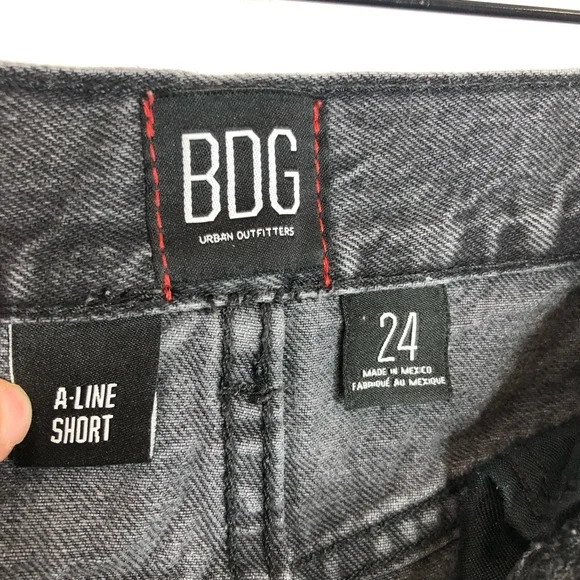 Urban Outfitters BDG A-Line Shorts Washed Black Raw Hem Distressed Short Size 24 - Picture 11 of 16